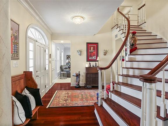 2nd image of 37 Kings Canyon Dr
