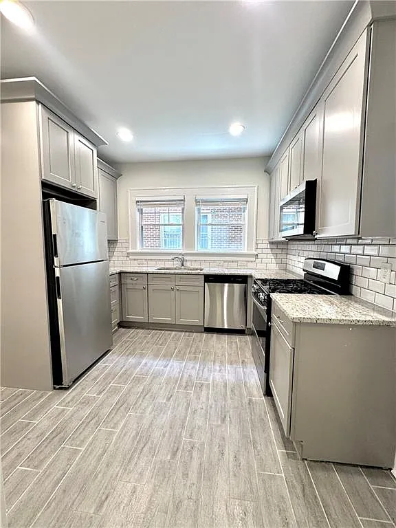 1 bed, 1.0 bath, 850 sqft, $1,950 — Photo 3