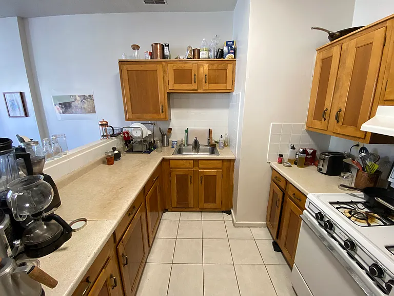 2 Hine Pl #2A — Photo 7