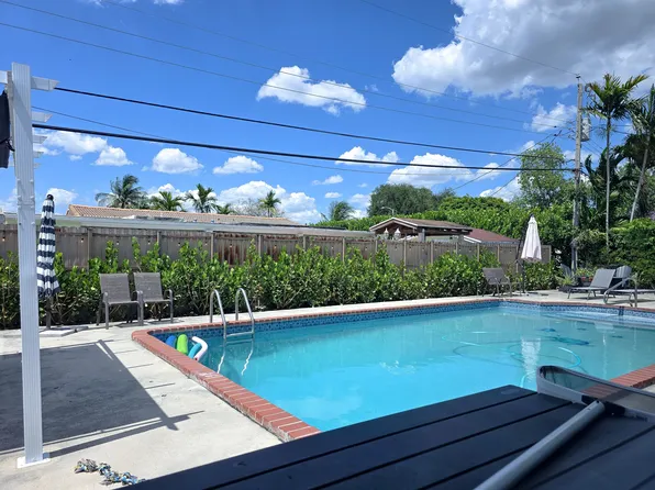 8321 SW 47th St #2, Miami, FL 33155
