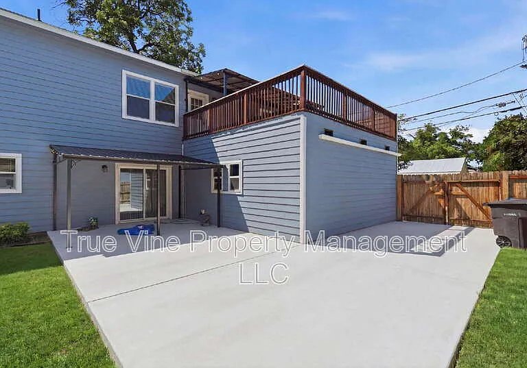 216 E Fest St — Photo 36