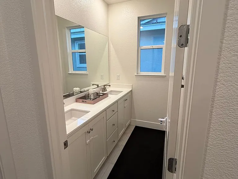 2478 Founders Pl — Photo 32