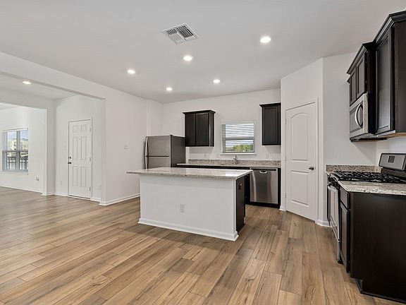 4th image of 10846 Quinn Ct