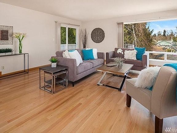 3rd image of 9732 Mercerwood Dr