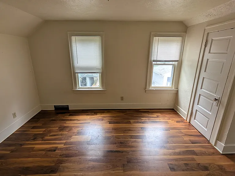 726 Egleston Ave #4 — Photo 3