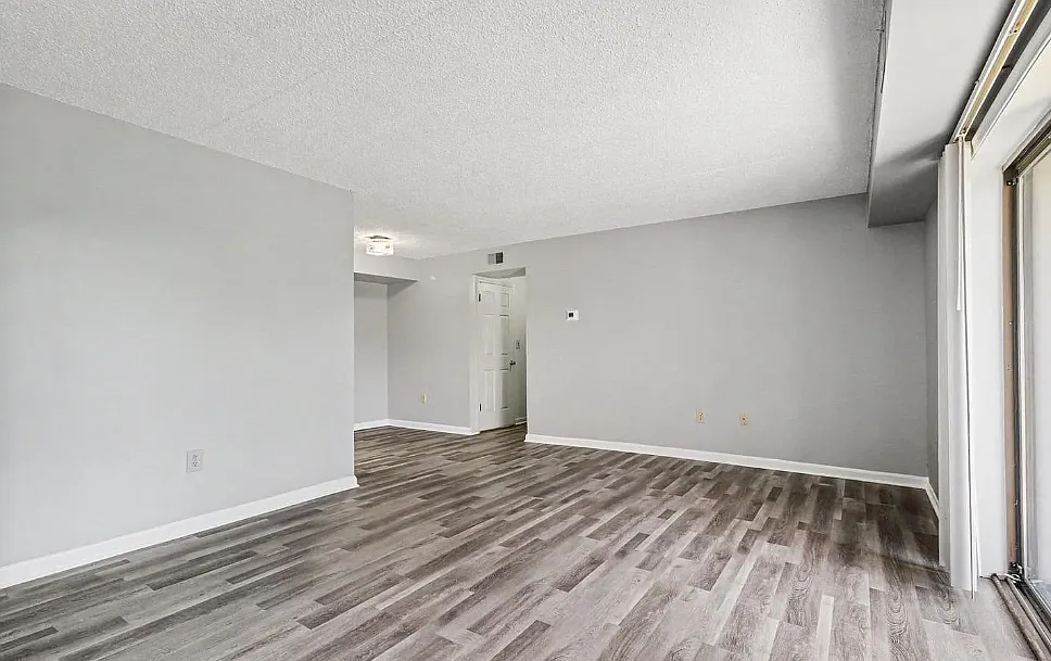 2 bed, 1158 sqft, $1,600 — Photo 3