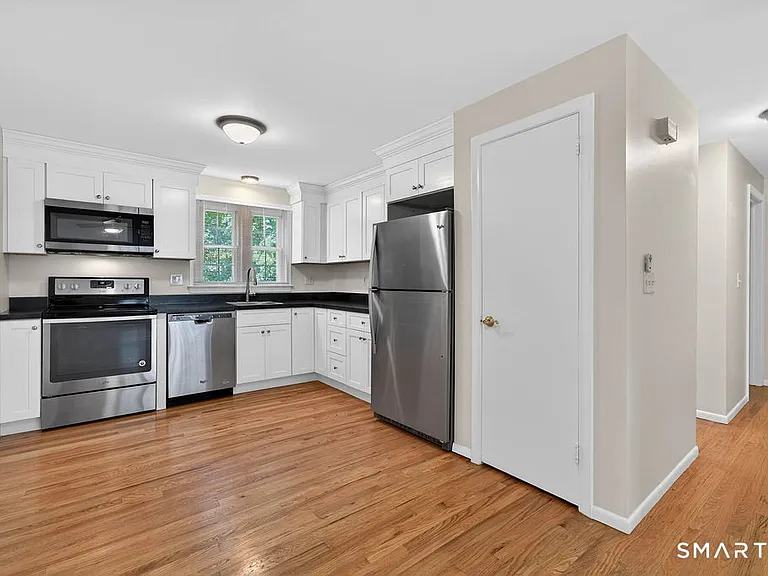 1789 Foxon Rd #7D — Photo 5