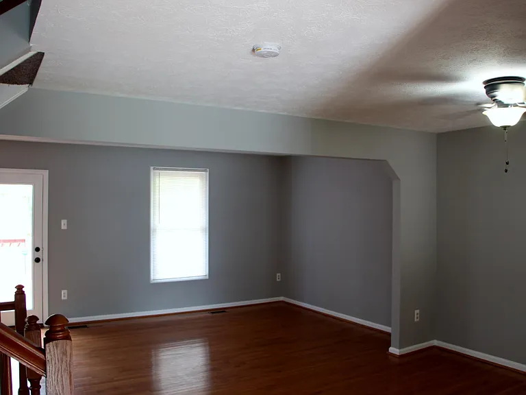 445 Woodhill Dr — Photo 7