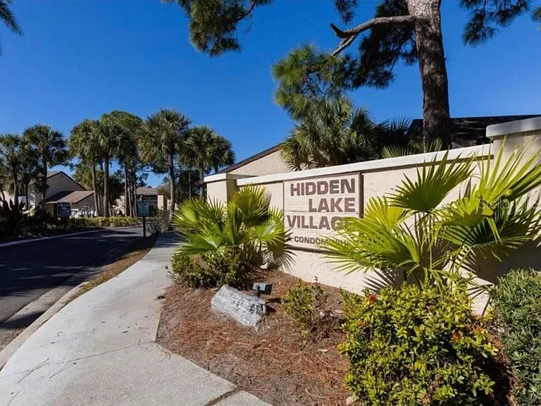 2636 Hidden Lake Dr N #E — Photo 12