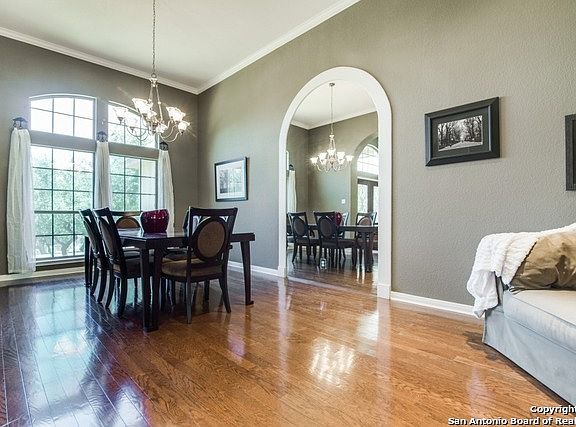 5th image of 528 Misty Water Ln
