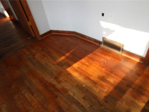 5th image of 1811 Brenda Dr
