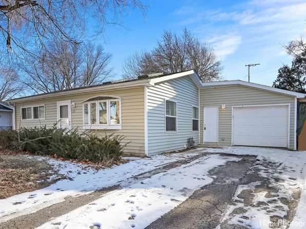 281 Bridgewood Dr, Antioch, IL 60002