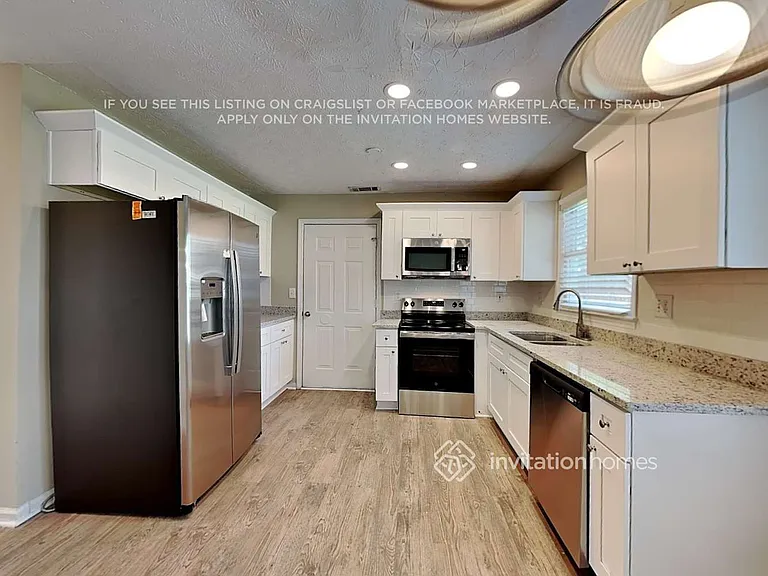 3925 Riversong Dr — Photo 10