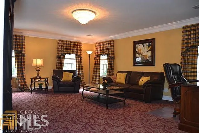 105 Saint Andrews Sq — Photo 23