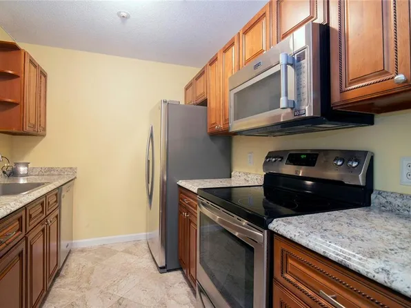 19 Apache Dr Unit E, Westerly, RI 02891