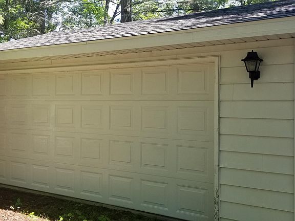 5th image of 307 Iroquois Ave