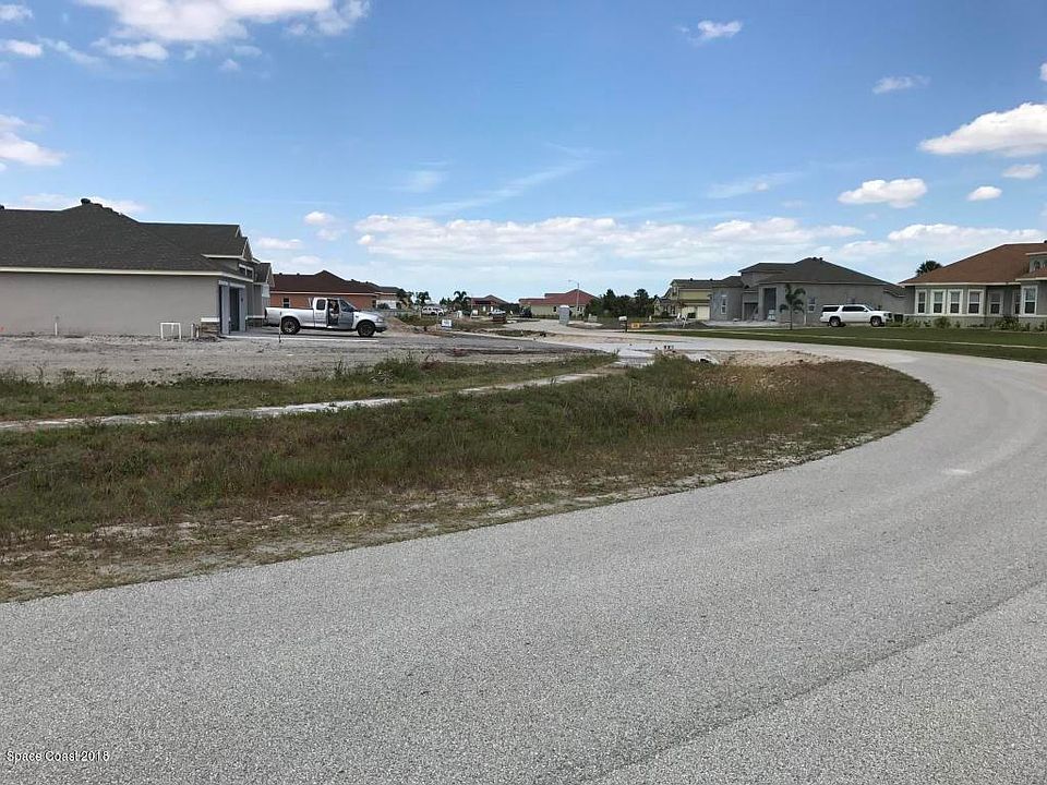 2nd image of 7117 N Preserve Pointe Dr