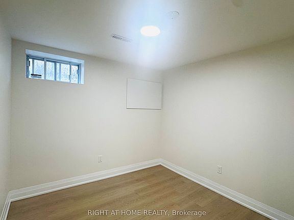 5th image of 26 Goodview Rd #Basement