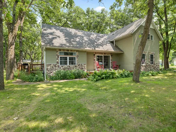 17252 Riverwood Dr, Little Falls, MN 56345