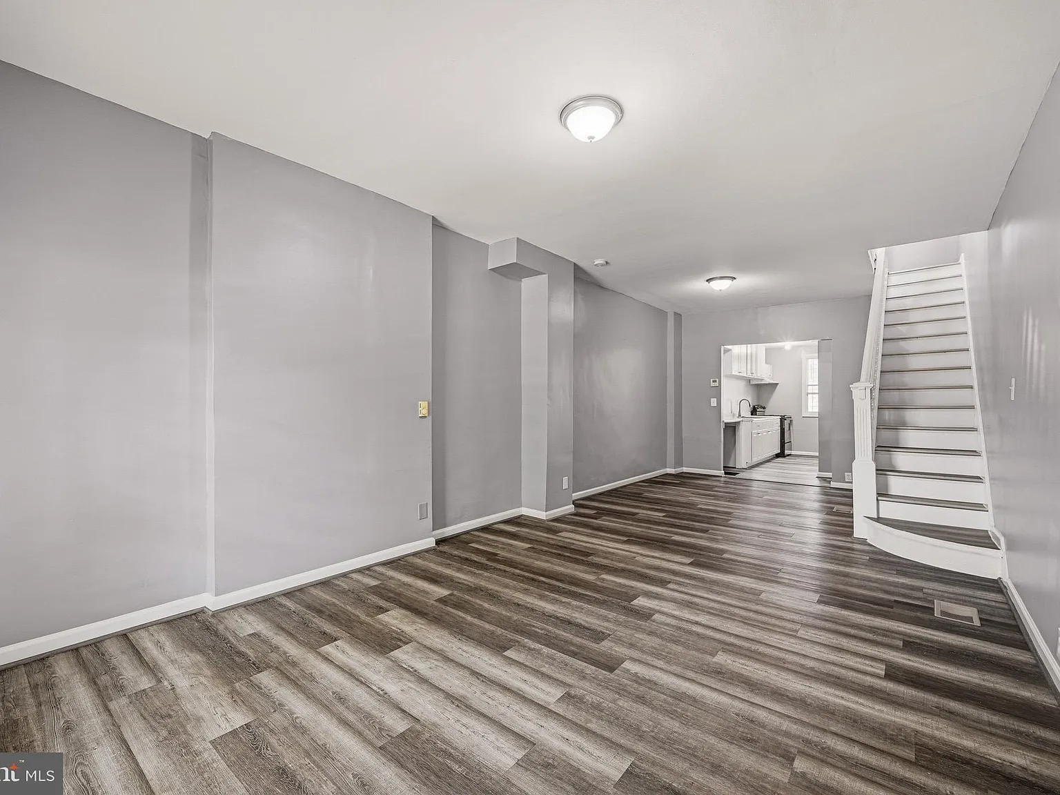 3 bed, 1.5 bath, 1200 sqft, $1,600 — Photo 3