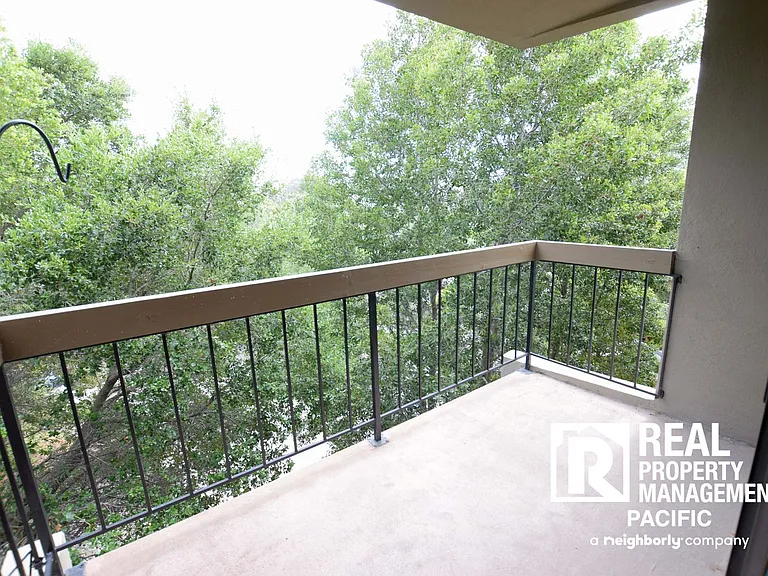 5335 Broadway Ter #305 — Photo 9