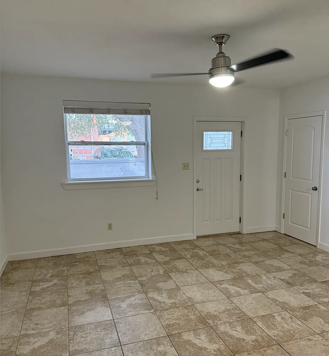 Studio, 500 sqft, $895 — Photo 3