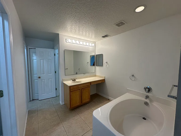 2529 12th Sq SW — Photo 31