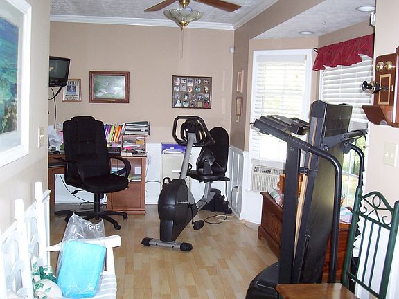 Third bedroom can be an office.