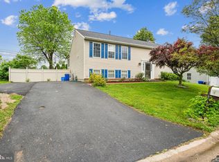 19549 Ridge Heights Dr, Gaithersburg, MD 20879