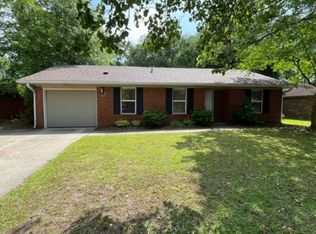 107 Pembroke Ct, Raeford, NC 28376