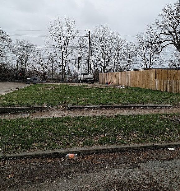 1st image of 1801 S Delaware St