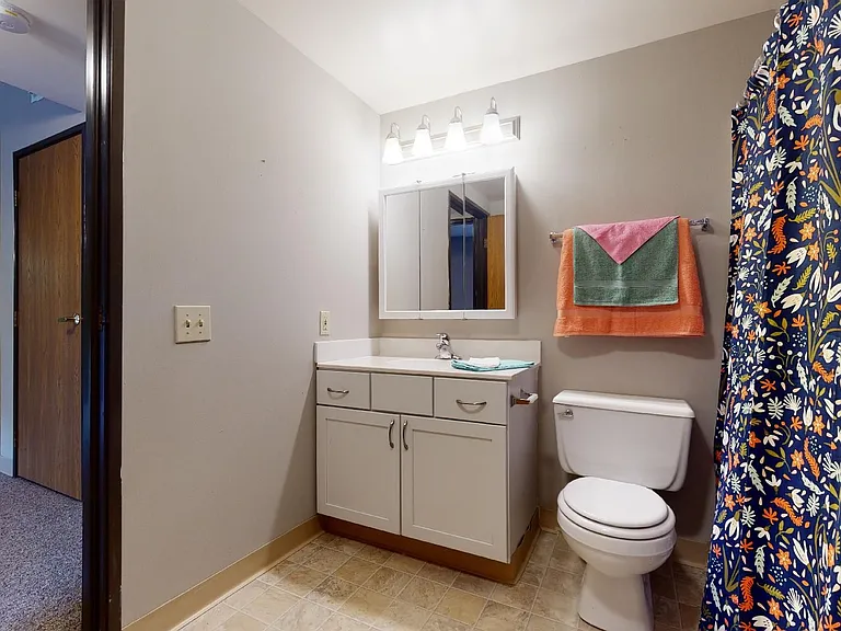 515 State St — Photo 15