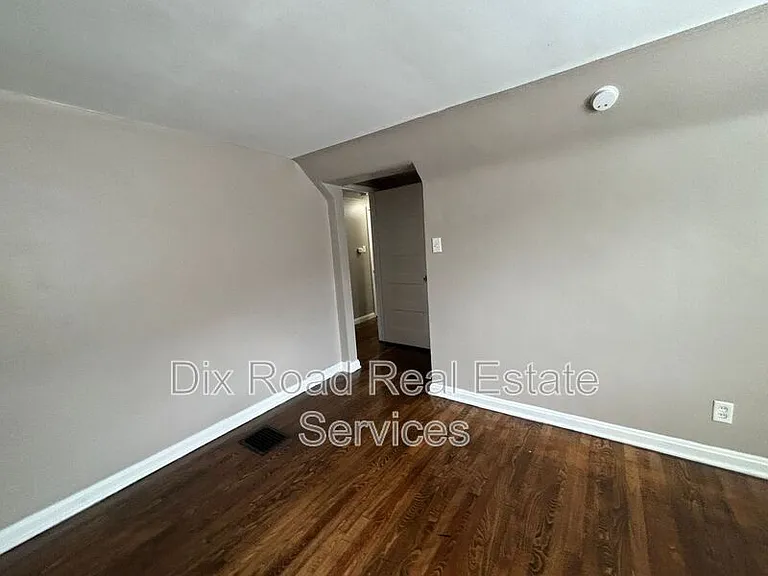 233 Niagara Ave #RIGHT — Photo 12