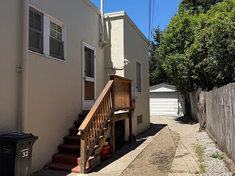 106 Treanor St — Photo 35