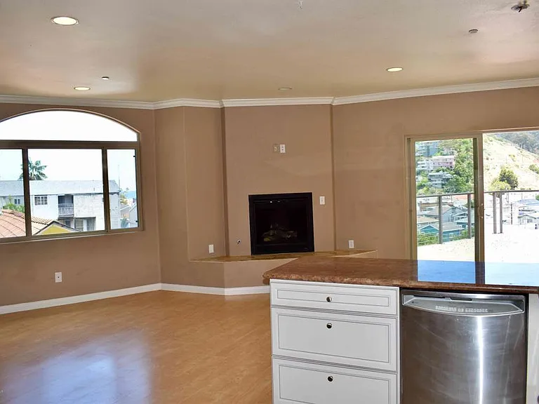 346 Metropole Ave #3 — Photo 7