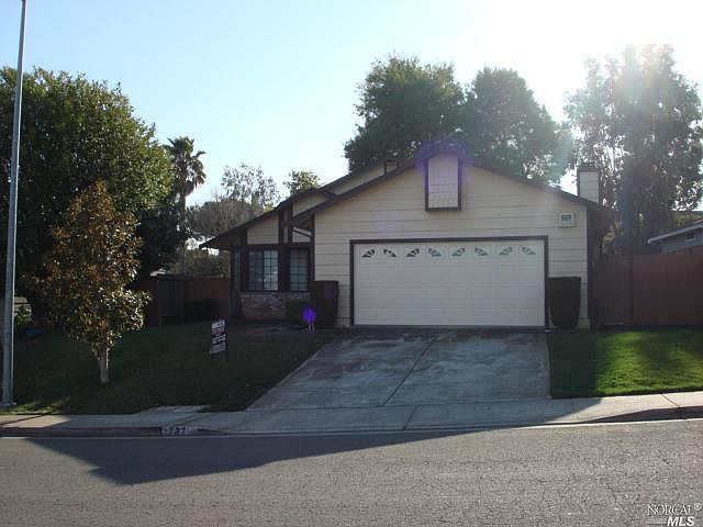 1st image of 737 N Regatta Dr NE