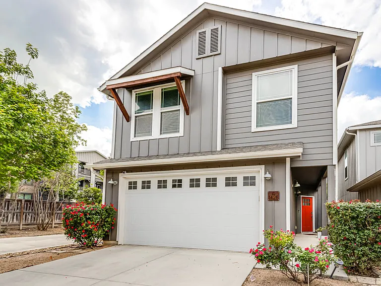 1426 E Sandalwood Ln — Photo 1
