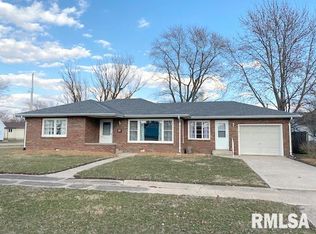 116 N 4th St, Cuba, IL 61427