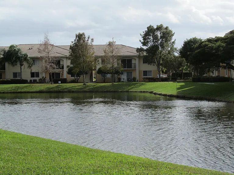 700 Crestwood Ct S #704 — Photo 33