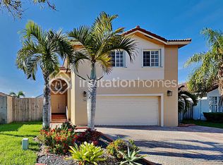7866 NW 193rd Ter, Hialeah, FL 33015