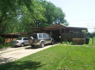 8331 Grandview Ln, Overland Park, KS 66212
