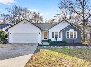 104 Brown Ln, Simpsonville, SC 29681