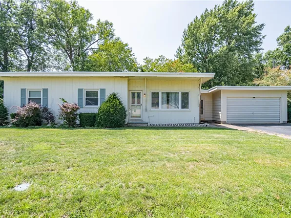 405 S Crowder St, Bethany, IL 61914