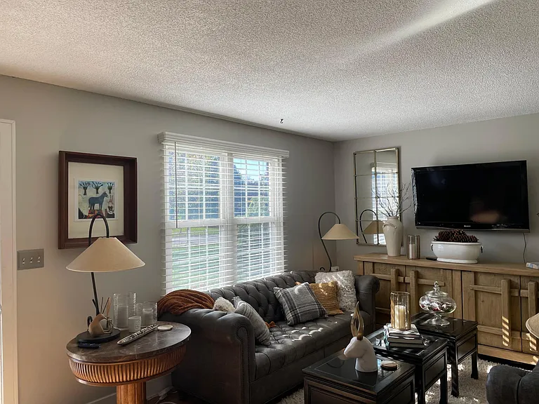 2054 Brofford Dr — Photo 5