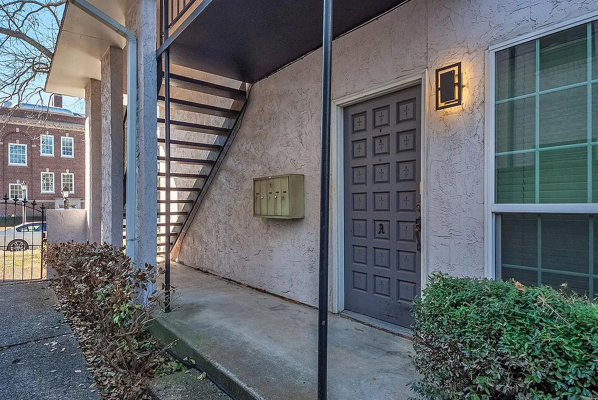 Building Photo - 3212 Daniel Ave #A