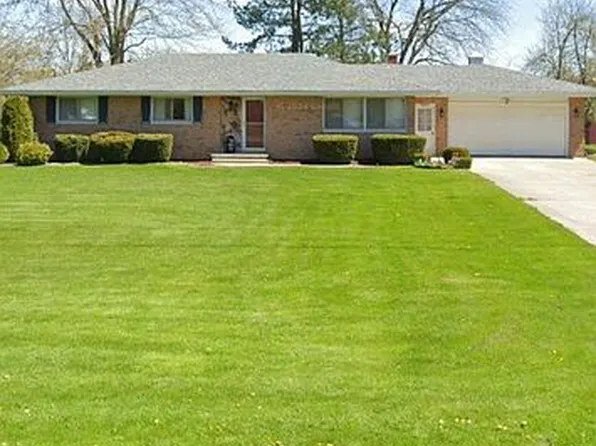 6090 Garfield Rd, Freeland, MI 48623