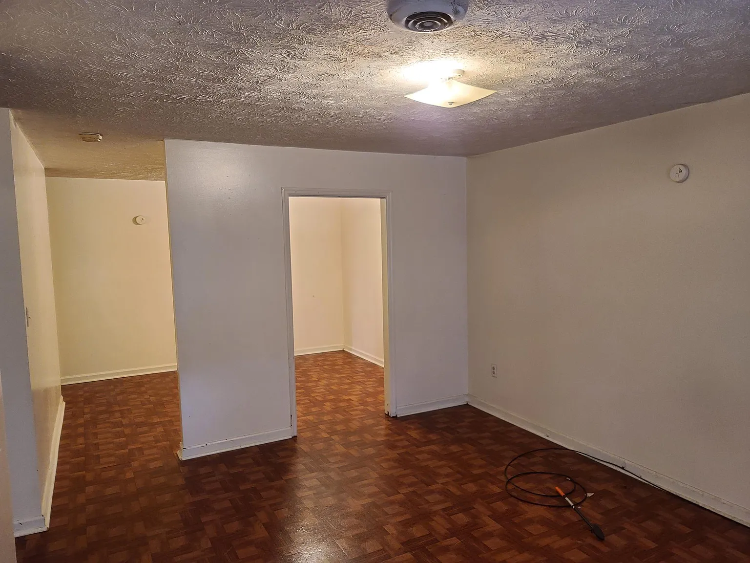 2 bed, 1000 sqft, $1,185 — Photo 2