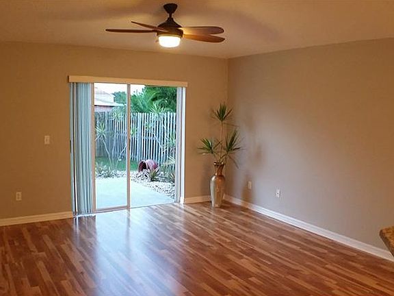 4th image of 4451 Horseshoe Pick Ln