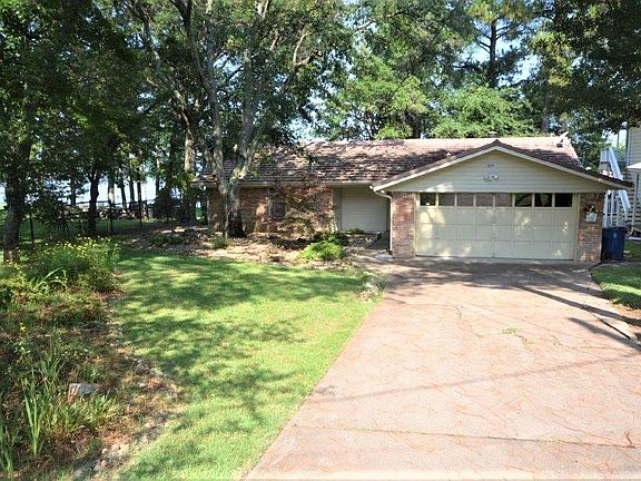 3rd image of 239 Marina Dr