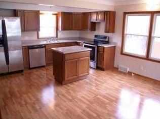 955 Geranium Ave E, Saint Paul, MN 55106